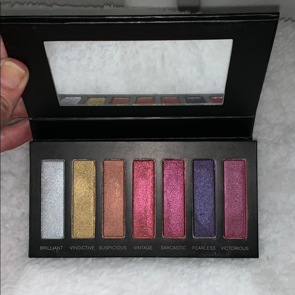 Eyeshadow View 4